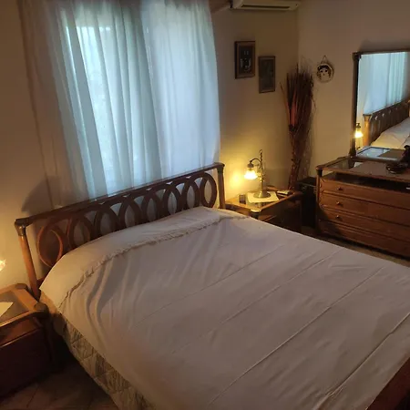 Mitsi * Sarandë