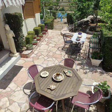 Mitsi * Sarandë